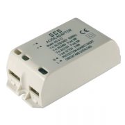 Cette alimentation spéciale LED a une tension d'entré de 230V et il convertie en tension continue de 12V